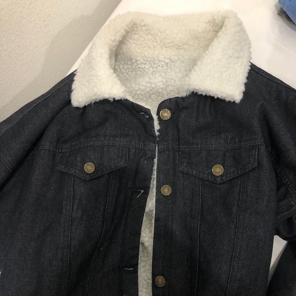 Black fuzzy jacket - Picture 4 of 5